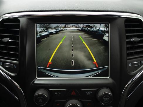 Used 2018 Jeep Grand Cherokee Limited image 13