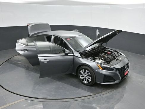 Used 2025 Nissan Altima 2.5 S image 46