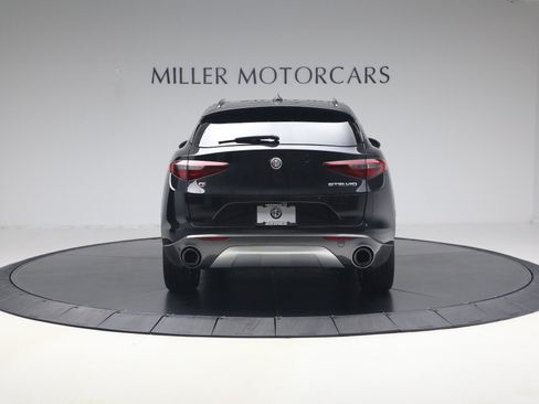 Used 2022 Alfa Romeo Stelvio Ti AWD/4WD image 6