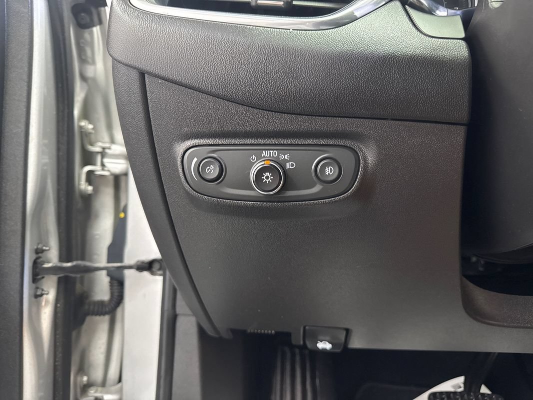 Used 2021 Chevrolet Equinox Premier AWD/4WD image 11
