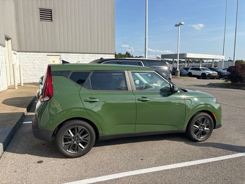 Used 2022 Kia Soul EX FWD image 3