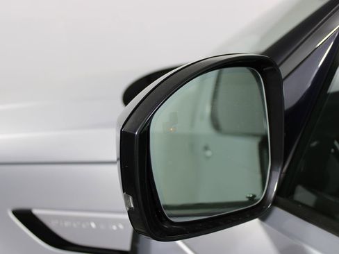 Used 2022 Land Rover Discovery S R-Dynamic image 47