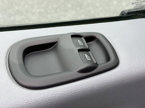 Used 2018 Ford Transit 250 148 Low Roof image 13