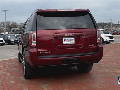 Used 2019 GMC Yukon SLE w/ SLE Value Package image 9