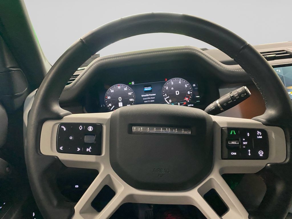 Used 2025 Land Rover Defender 130 X-Dynamic SE AWD/4WD image 25