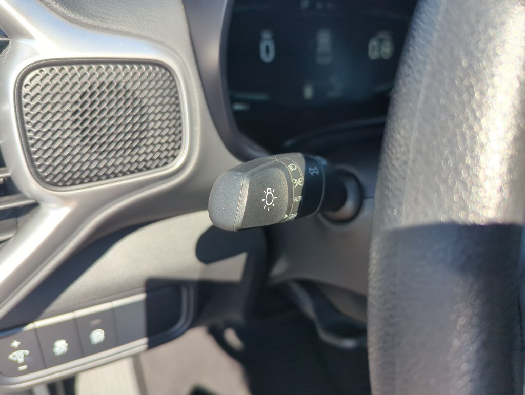 Used 2025 Kia Soul LX FWD image 23