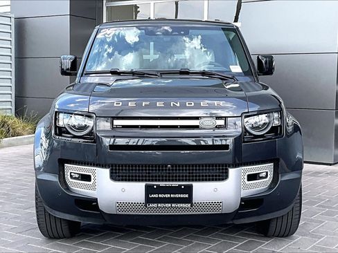 Used 2025 Land Rover Defender 110 S AWD/4WD image 2