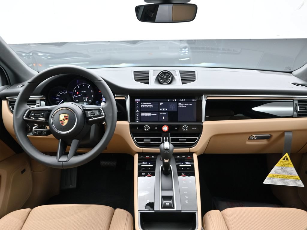 Certified 2026 Porsche Macan AWD/4WD image 19