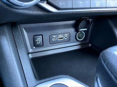 Used 2024 Nissan Sentra SV FWD image 17