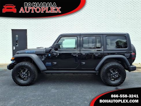 Used 2024 Jeep Wrangler Unlimited image 1