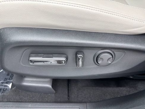 Used 2025 Honda CR-V EX-L image 19