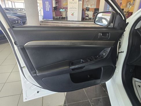 Used 2014 Mitsubishi Lancer ES image 7