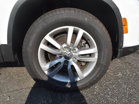 Used 2016 Volkswagen Tiguan S image 21