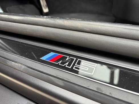 Used 2025 BMW M5 w/ Executive Package image 23