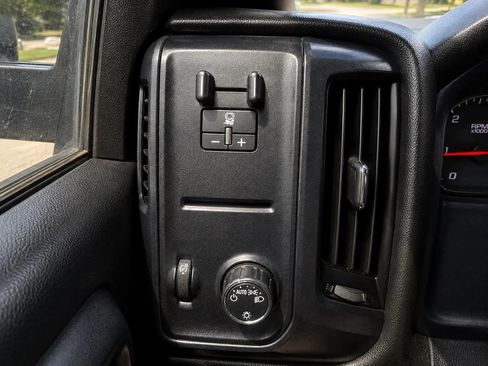 Used 2015 Chevrolet Silverado 2500 W/T w/ WT Fleet Convenience Package AWD/4WD image 17