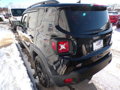 Used 2023 Jeep Renegade Altitude w/ Sun/Sound Group image 9