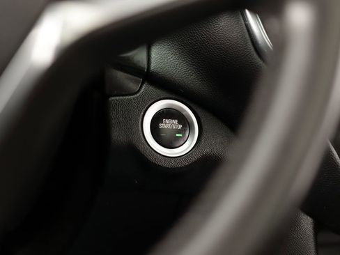 Used 2020 Chevrolet Equinox LT FWD image 16