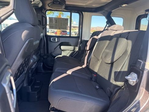 Used 2023 Jeep Wrangler Unlimited Rubicon 4xe image 11