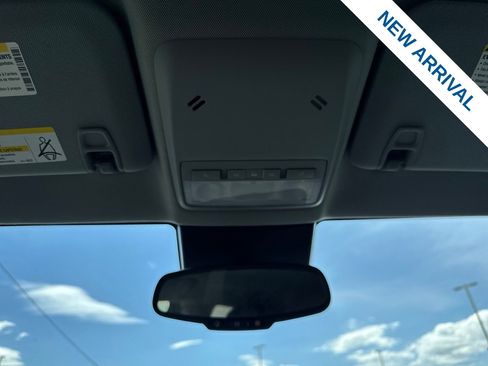 Used 2019 Chevrolet Trax LT w/ LT Convenience Package FWD image 25
