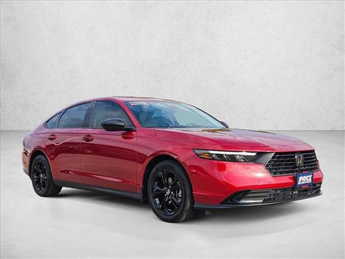 Used 2025 Honda Accord SE image 3