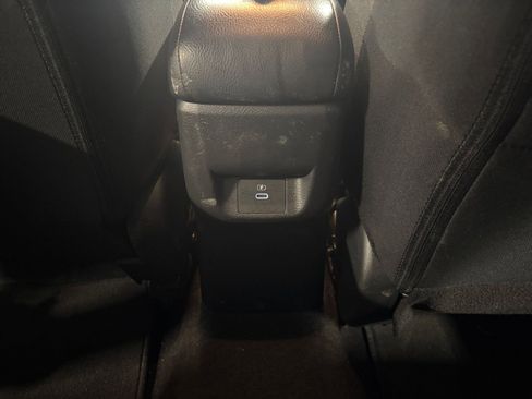 Used 2025 Nissan Versa SV image 22