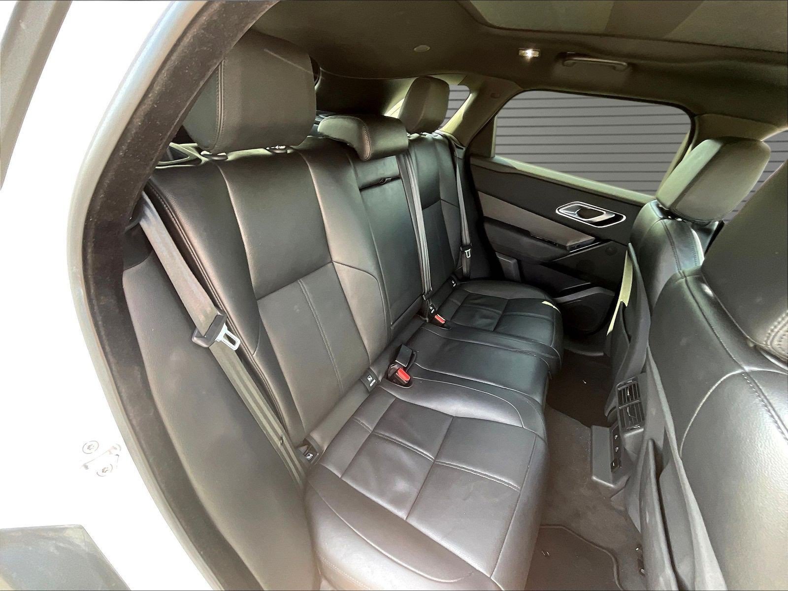 Used 2025 Land Rover Range Rover Velar Dynamic SE AWD/4WD image 23