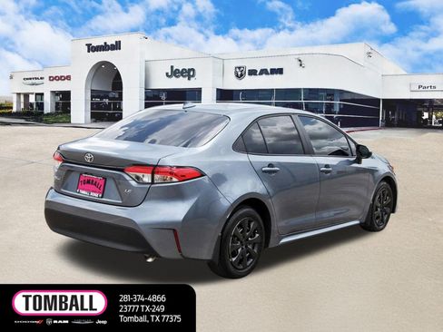 Used 2025 Toyota Corolla LE FWD image 7