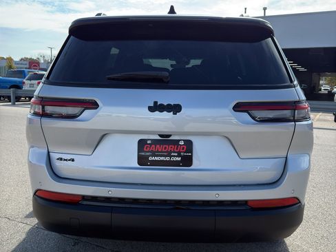 New 2025 Jeep Grand Cherokee L Altitude image 7