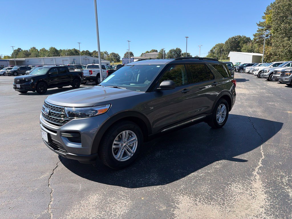 Used 2024 Ford Explorer XLT RWD image 7