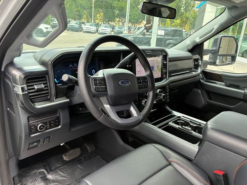 Used 2025 Ford F250 Lariat AWD/4WD image 14