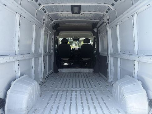 Used 2025 RAM ProMaster 2500 w/ Convenience Group FWD image 12