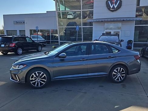 New 2026 Volkswagen Jetta SE FWD image 8