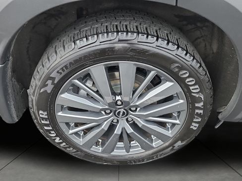 Used 2024 Nissan Pathfinder SL w/ SL Premium Package AWD/4WD image 12
