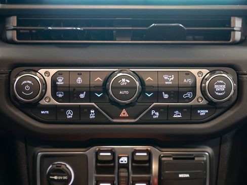 New 2026 Jeep Wrangler Unlimited Rubicon AWD/4WD image 12