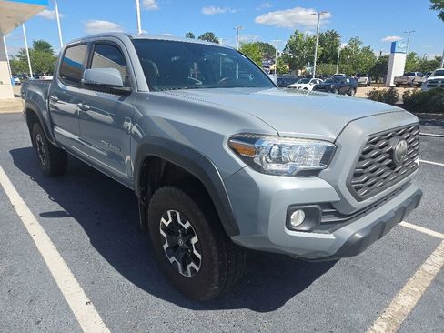 Used 2020 Toyota Tacoma TRD Off-Road RWD image 2