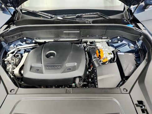 Certified 2025 Volvo XC90 T8 Plus w/ Protection Package Premier image 35