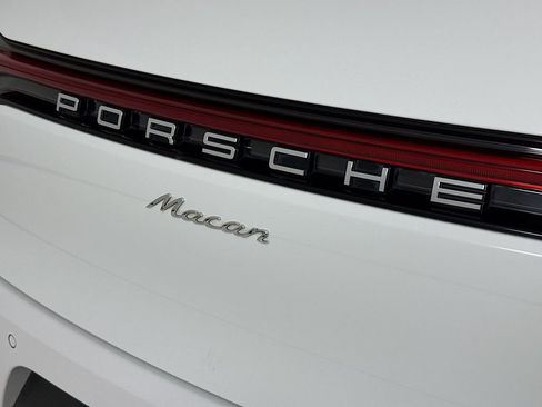Used 2020 Porsche Macan image 33