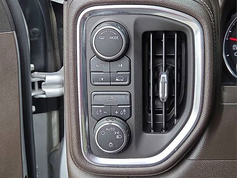 Used 2020 Chevrolet Silverado 1500 LT AWD/4WD image 21