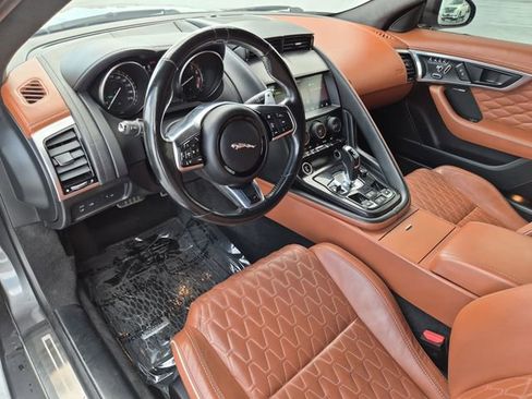 Used 2019 Jaguar F-TYPE SVR image 15