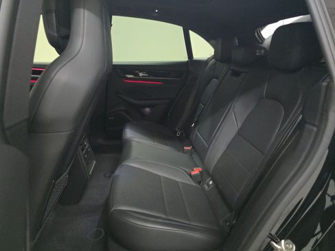 Used 2025 Porsche Macan Electric RWD image 7