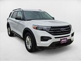 Used 2020 Ford Explorer XLT image 3