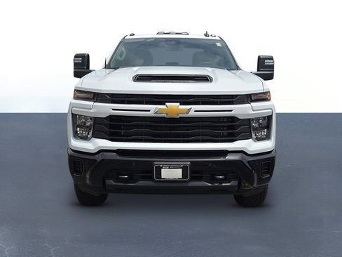 New 2026 Chevrolet Silverado 2500 Custom w/ Custom Value Package AWD/4WD image 2