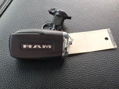 Used 2024 RAM 3500 Big Horn AWD/4WD image 15