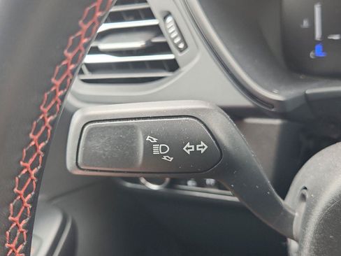 Used 2025 Ford Escape ST-Line AWD/4WD image 29