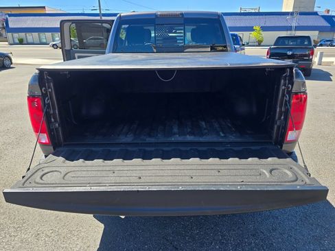 Used 2015 RAM 1500 Classic SLT w/ SLT Plus D←cor Group AWD/4WD image 12