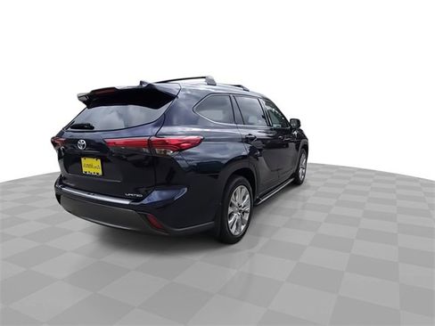 Used 2021 Toyota Highlander Limited image 8