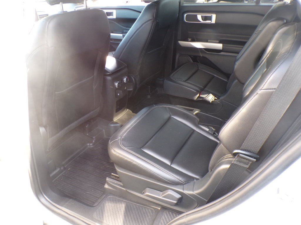 Used 2021 Ford Explorer XLT w/ Equipment Group 202A AWD/4WD image 45