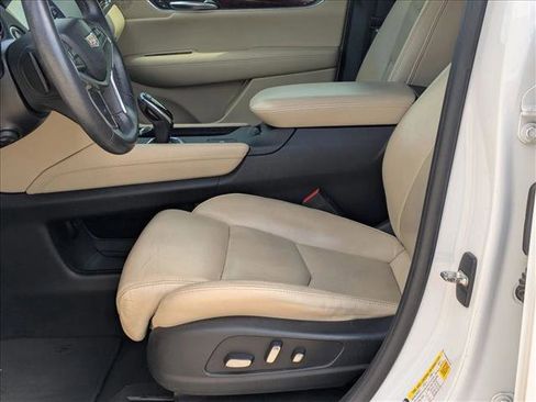 Used 2017 Cadillac XT5 Luxury FWD image 17