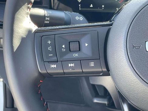 Used 2026 Nissan Kicks SR image 19