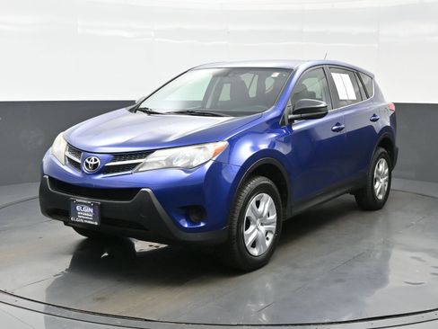 Used 2015 Toyota RAV4 LE AWD/4WD image 2